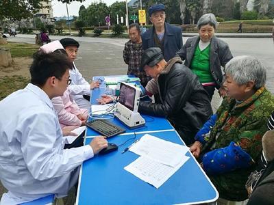 大足区龙滩子社区卫生服务中心开展“3.5”学雷锋志愿服务活动
