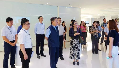 健康咨询台企行 义诊服务暖人心