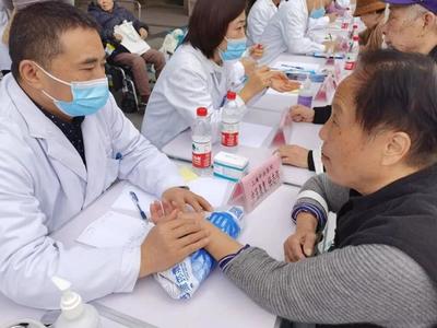 暖心!宝山这里开展康复健康咨询活动